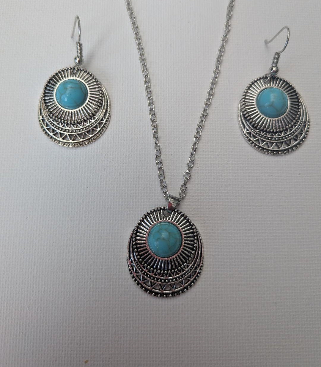 Bohemian Ethnic Style Zinc Alloy & Synthetic Turquoise Pendant Necklaces & Dangle Earrings Sets
