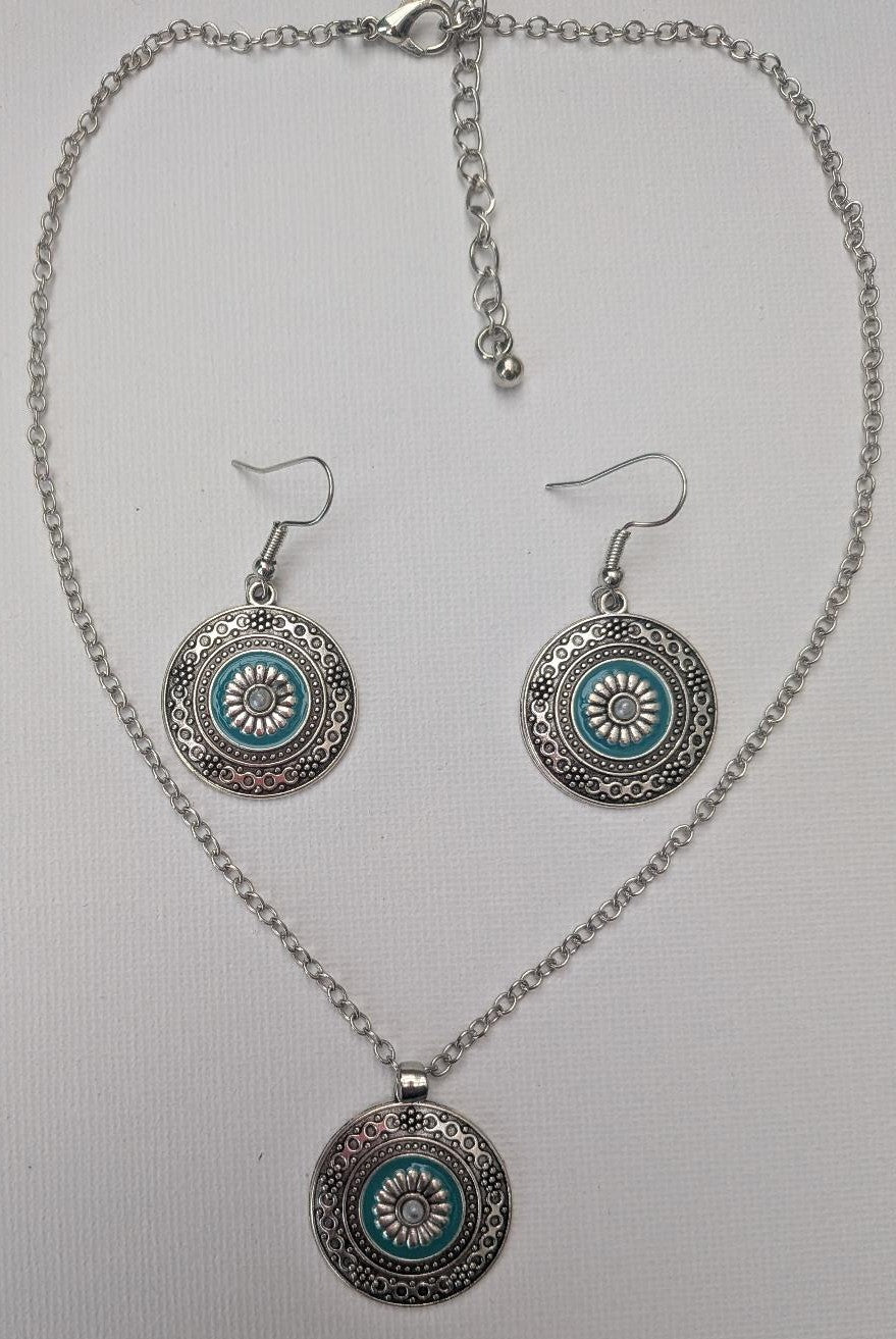 Bohemian Style Alloy & Plastic Pearl & Enamel Pendant Necklace