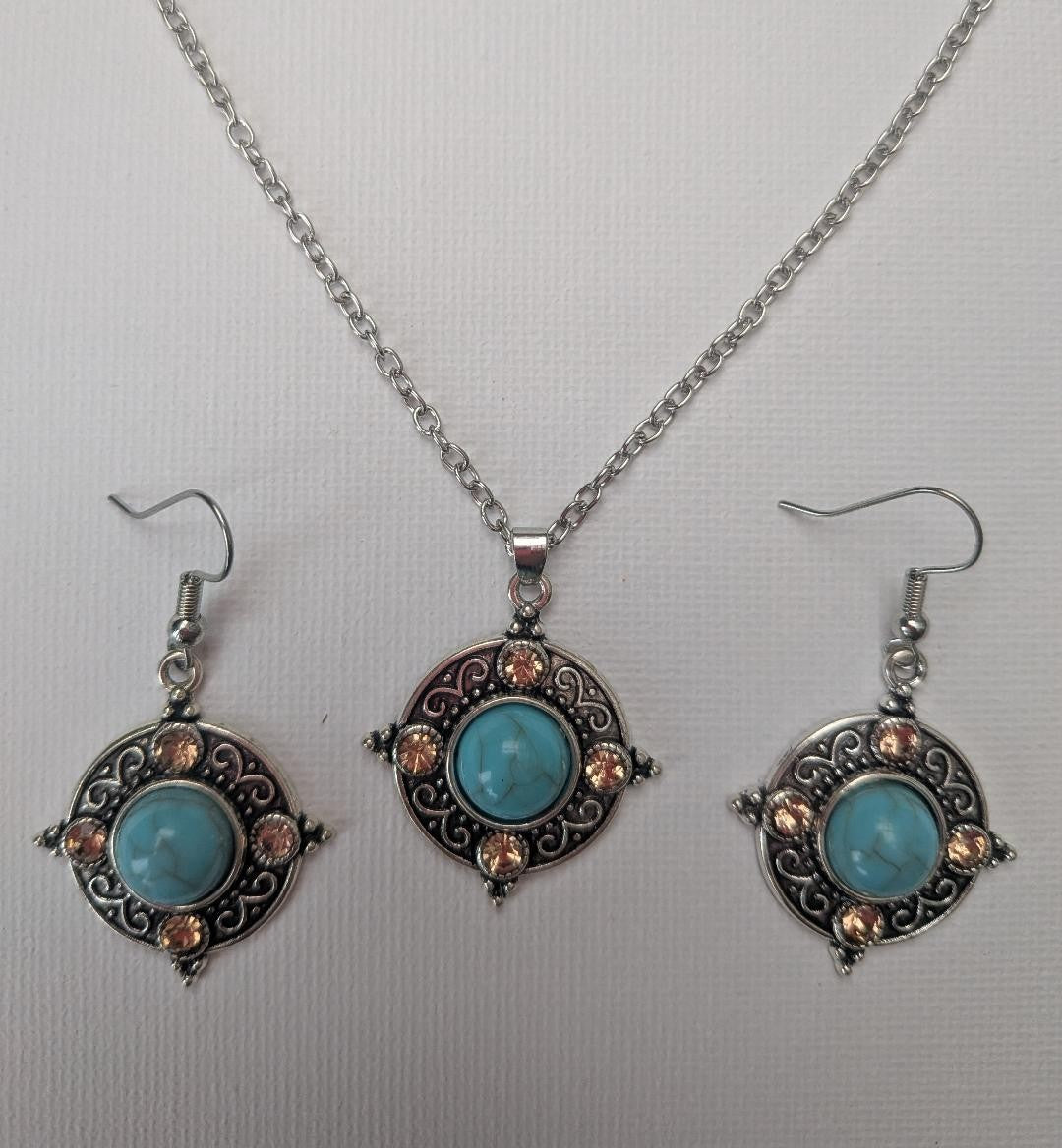 Bohemian Style Alloy & Synthetic Turquoise Pendant Necklace