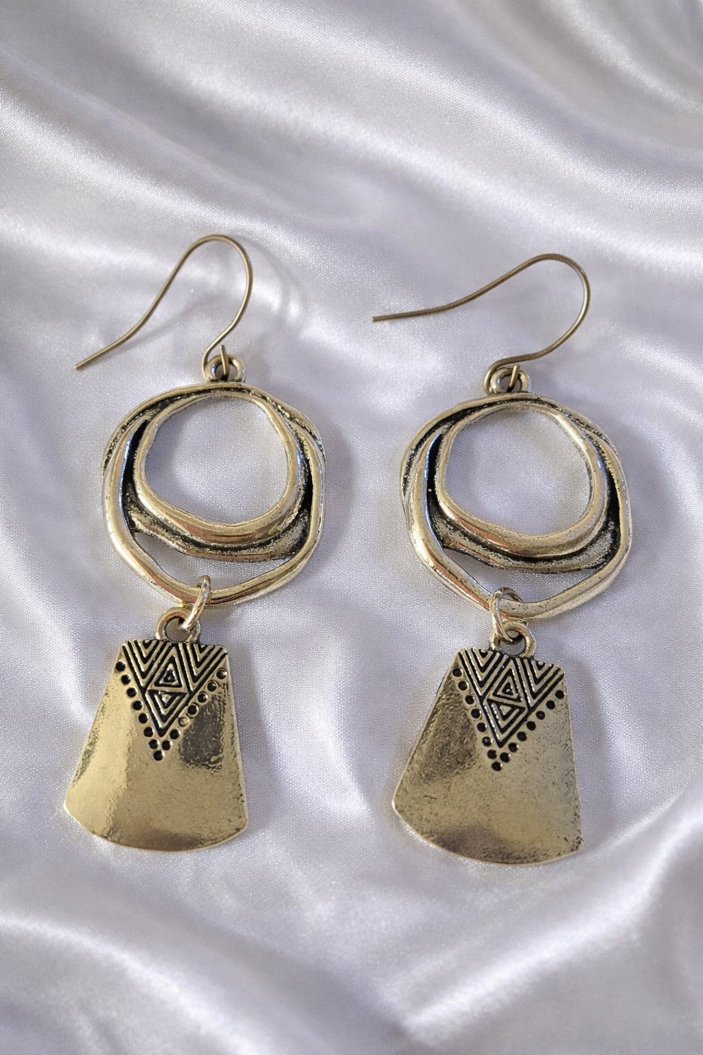 Bohemian Style Ring with Trapezoid Dangle Earrings, Antique Gold Colour
