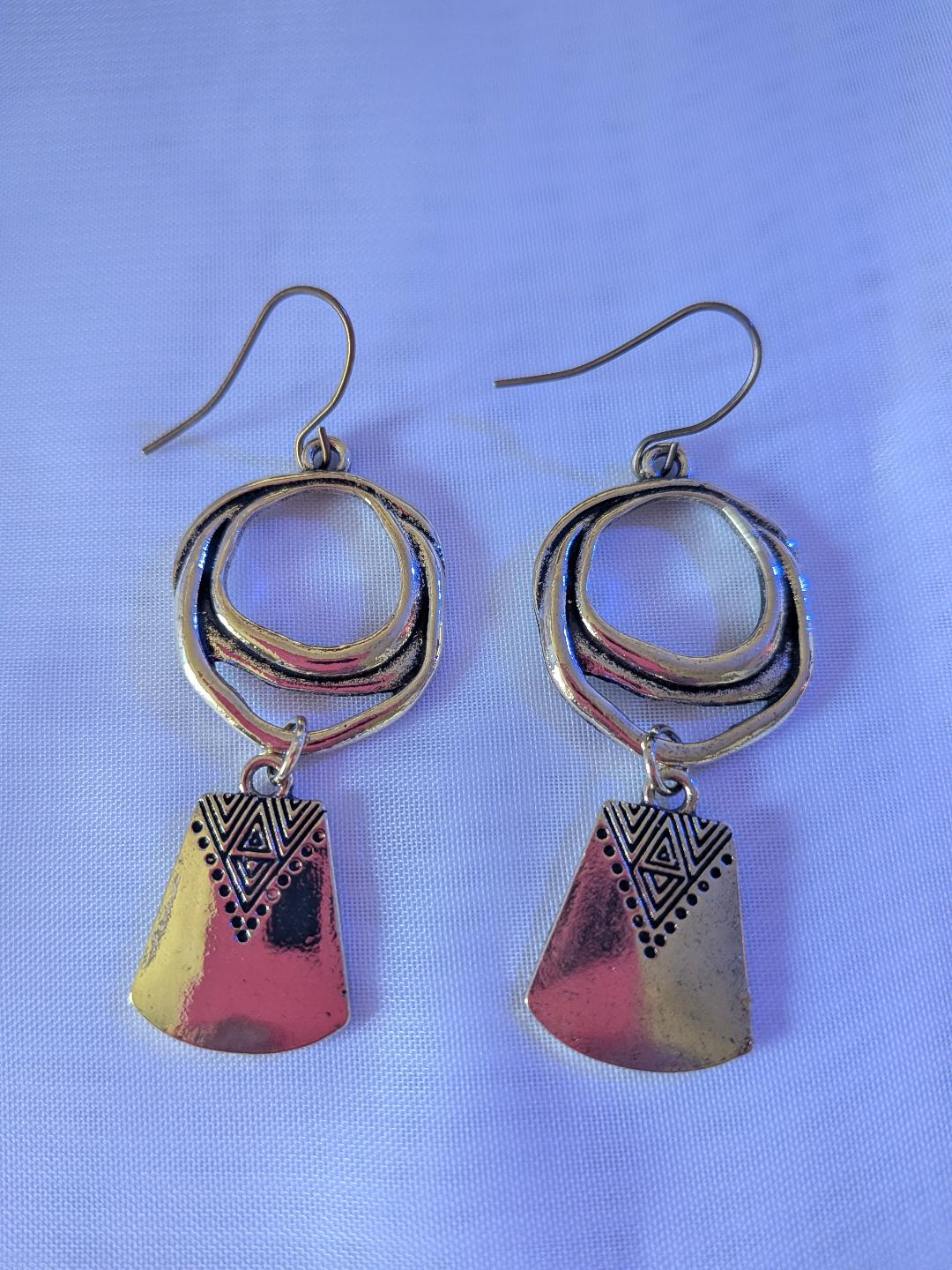 Bohemian Style Ring with Trapezoid Dangle Earrings, Antique Gold Colour