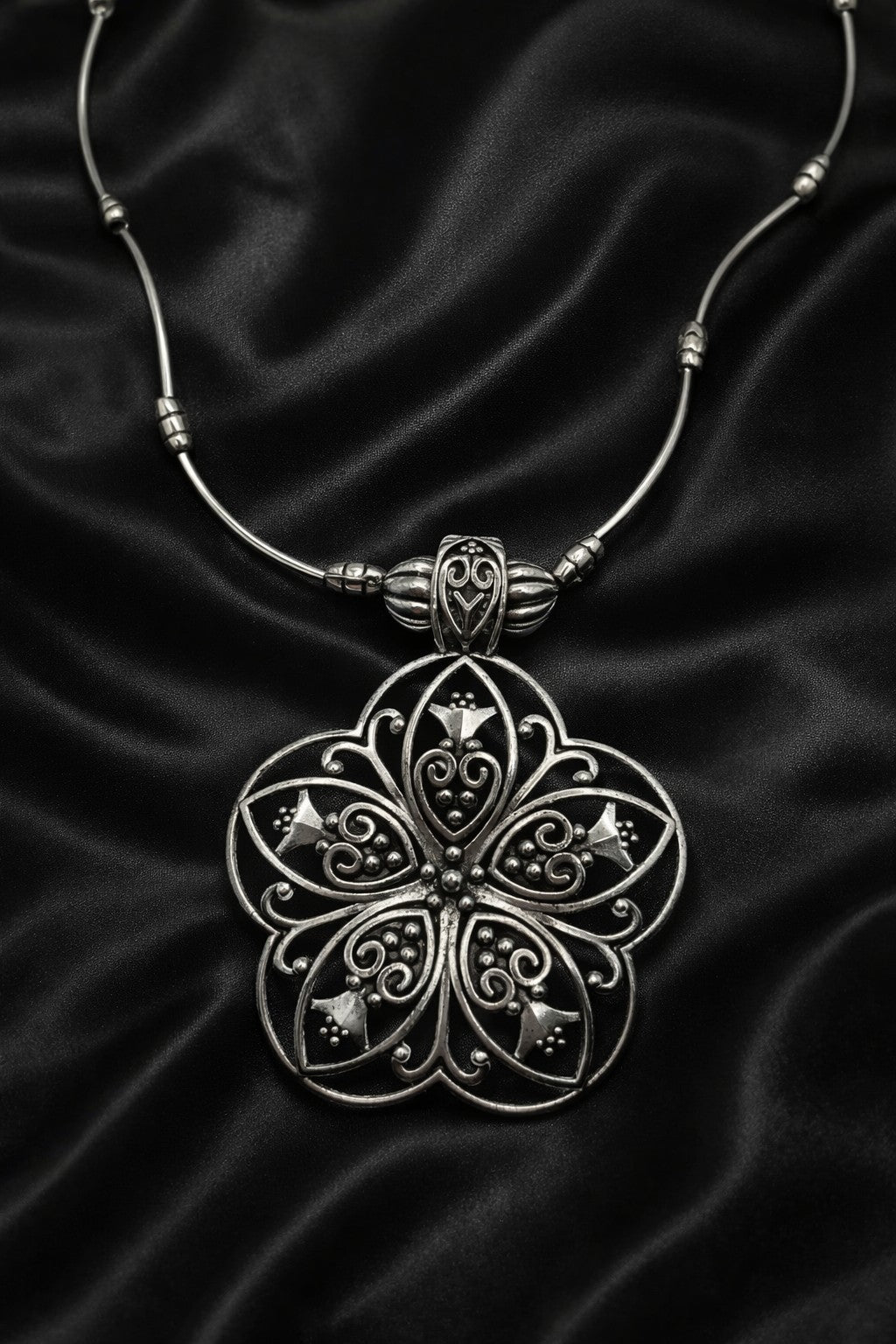 Boho Mandala Flower Bohemian Style Alloy Pendant Necklace