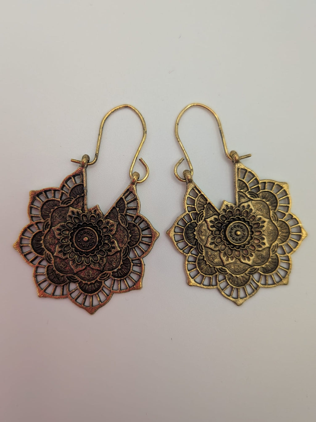 Bohemian Style Alloy Hoop Earrings – Antique Golden Floral Charm