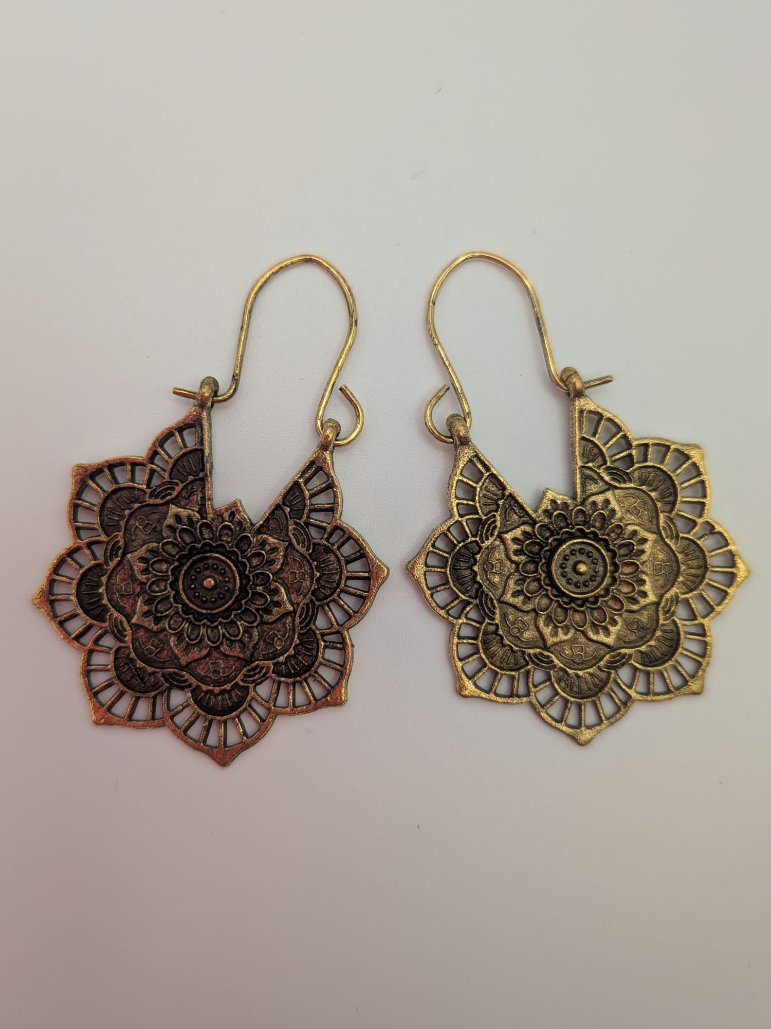 Bohemian Style Alloy Hoop Earrings – Antique Golden Floral Charm
