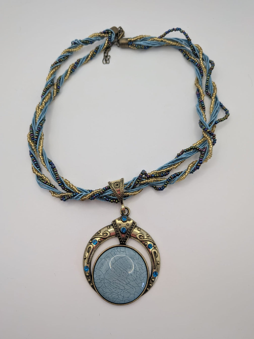 Bohemian Style Flat Round Alloy & Resin Imitation Gems Pendant Necklace