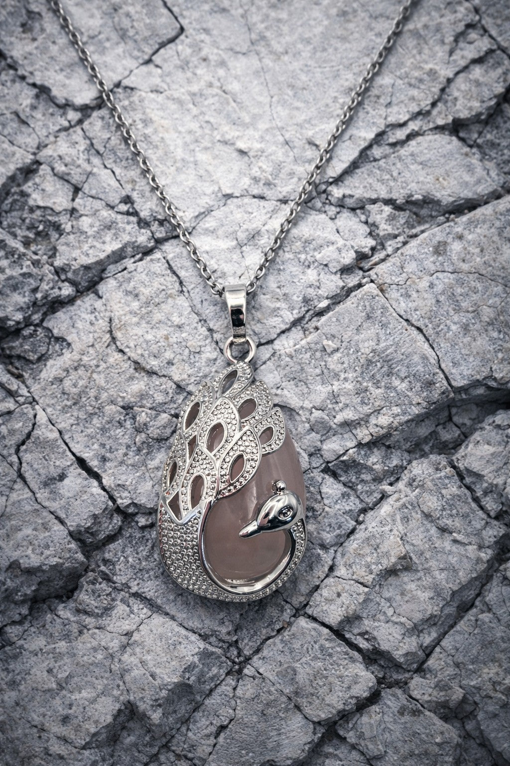 Gem stone Pendant Necklace Gemstone Pendant with Silver Colour Chain Natural Rose Quartz